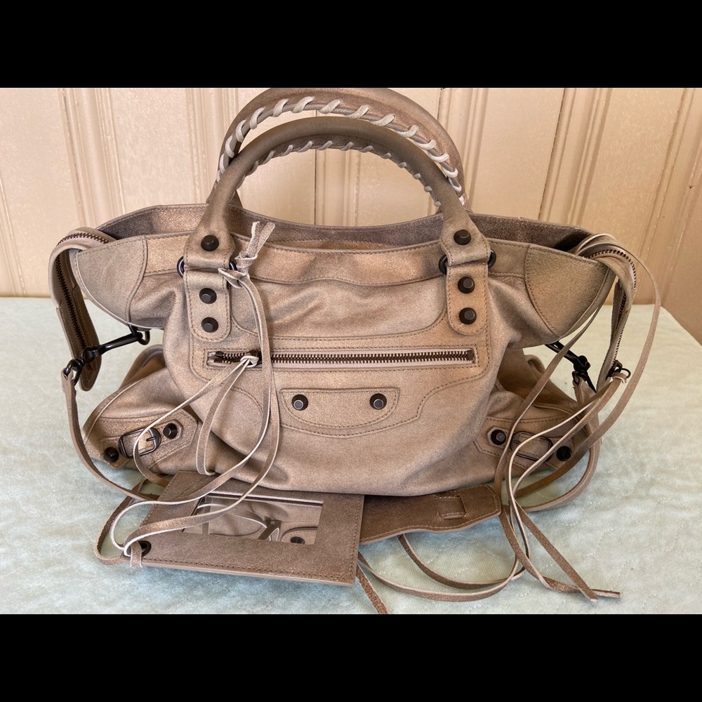SOLD!!! Balenciaga Classic Metallic Gold City - Picture 1 of 16